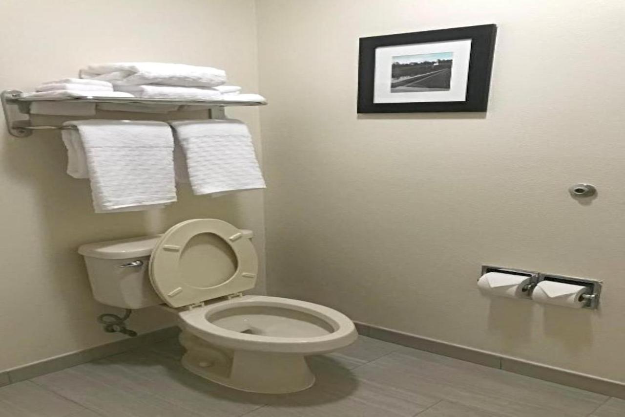 או'פאלון Rodeway Inn & Suites מראה חיצוני תמונה