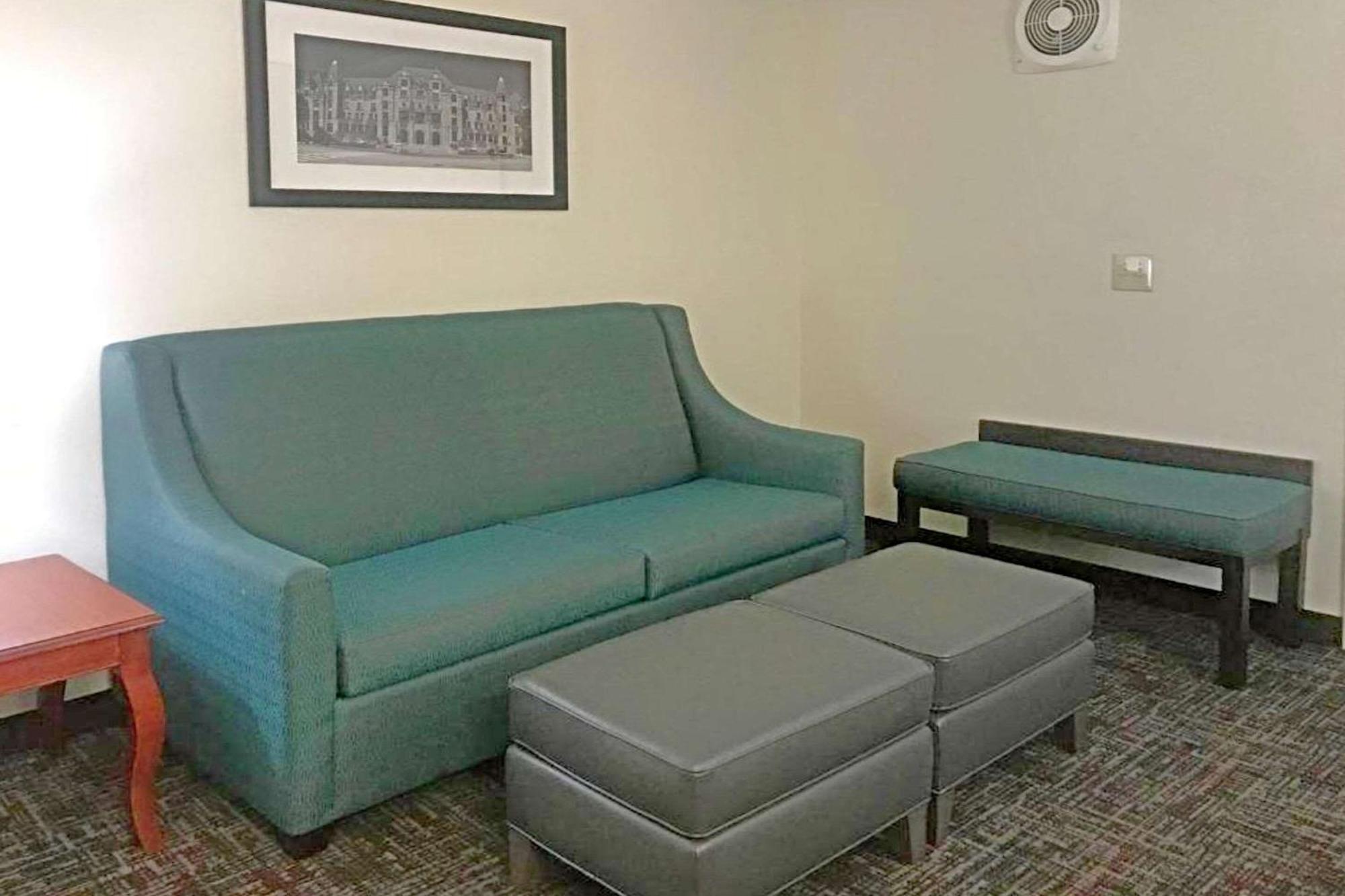 או'פאלון Rodeway Inn & Suites מראה חיצוני תמונה