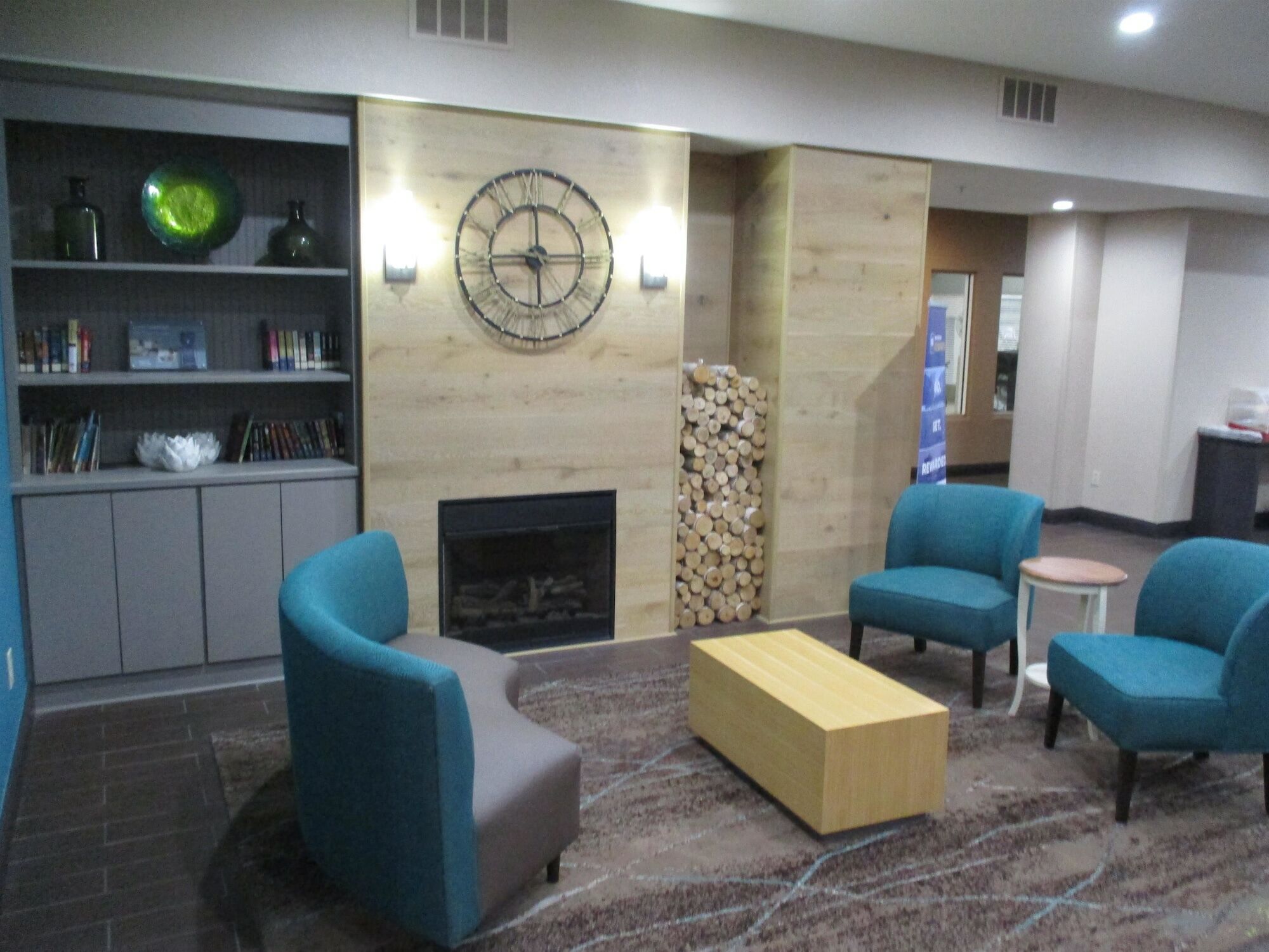 או'פאלון Rodeway Inn & Suites מראה חיצוני תמונה